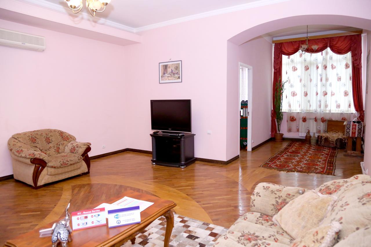 Apartment On 11 Amiryan Street Єреван Екстер'єр фото